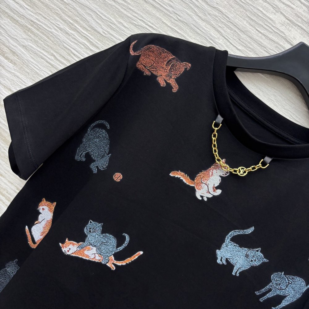 T-shirt women's фото 3