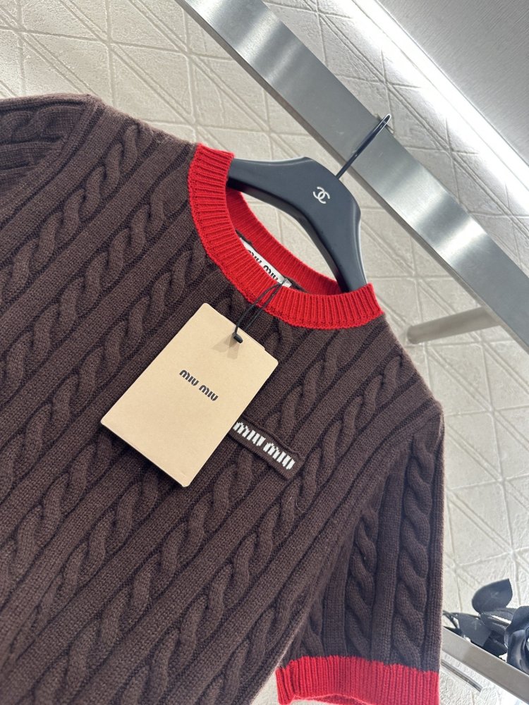 T-shirt women's фото 3