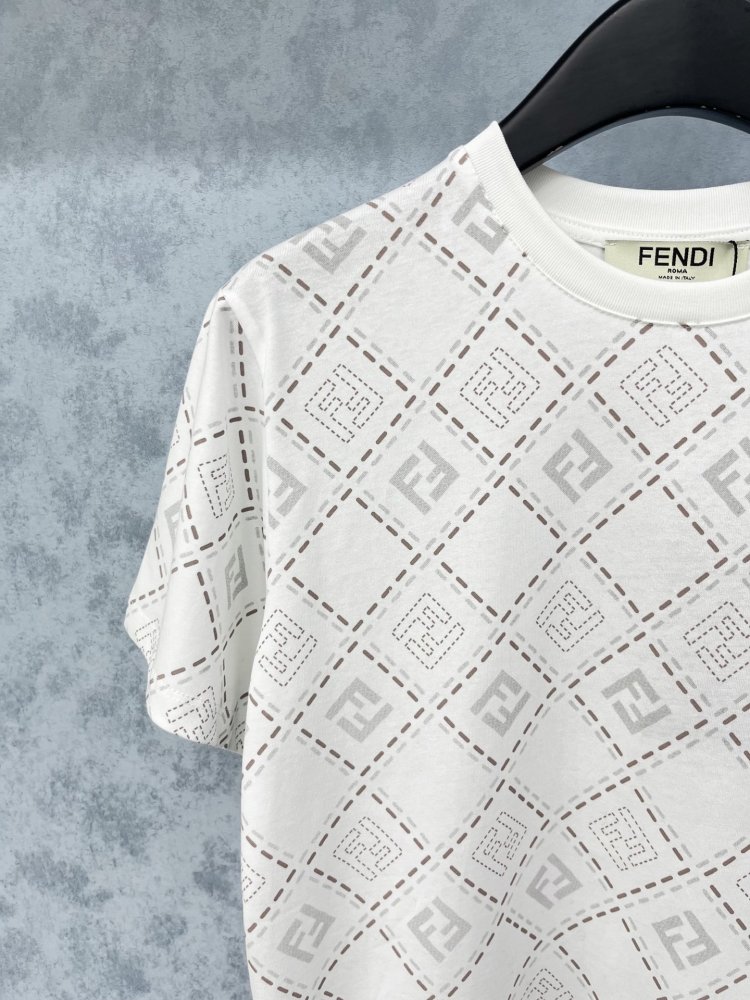 Футболка женская фото 3