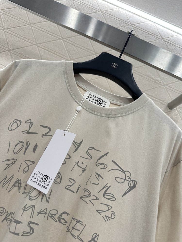 T-shirt women's фото 3