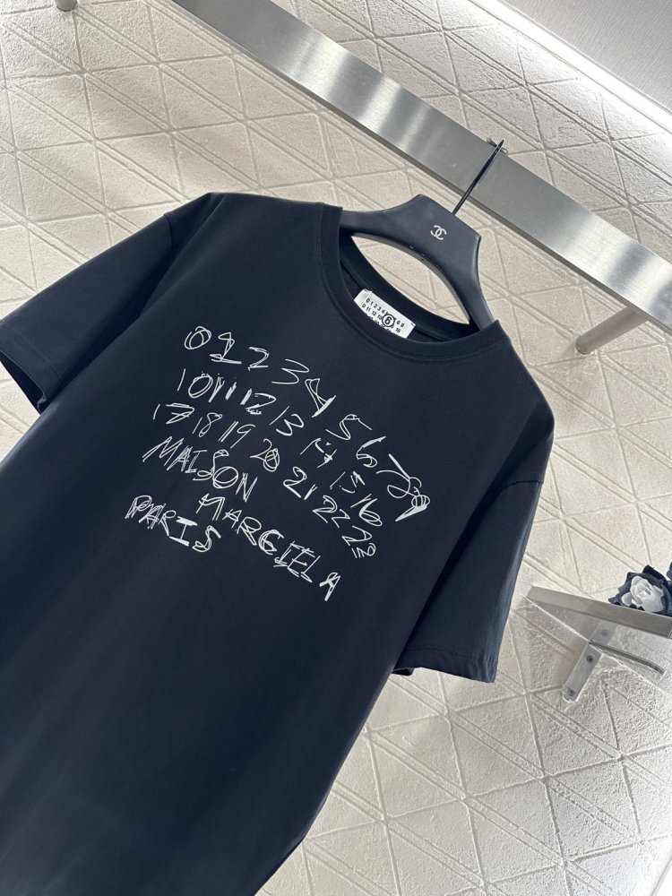 T-shirt women's фото 3