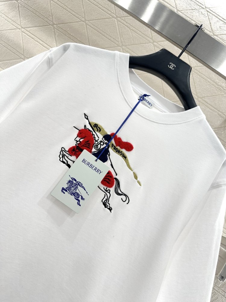 T-shirt women's фото 3