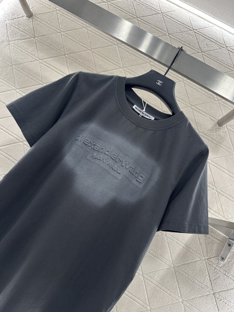 Футболка жіноча фото 3