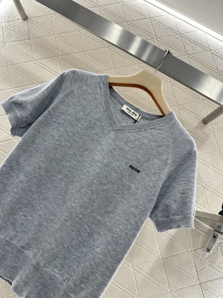 T-shirt women's фото 3