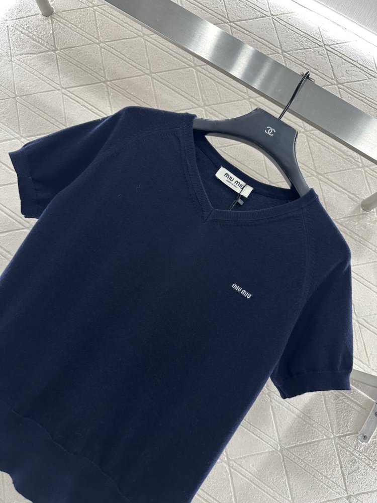 T-shirt women's фото 3