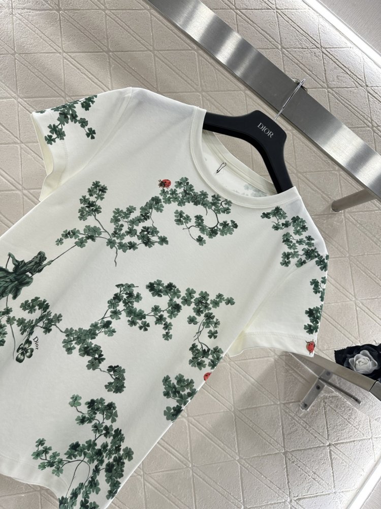 T-shirt women's фото 3