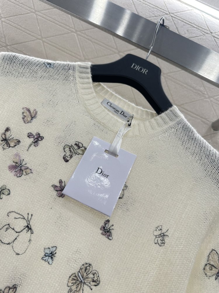 Футболка жіноча фото 3