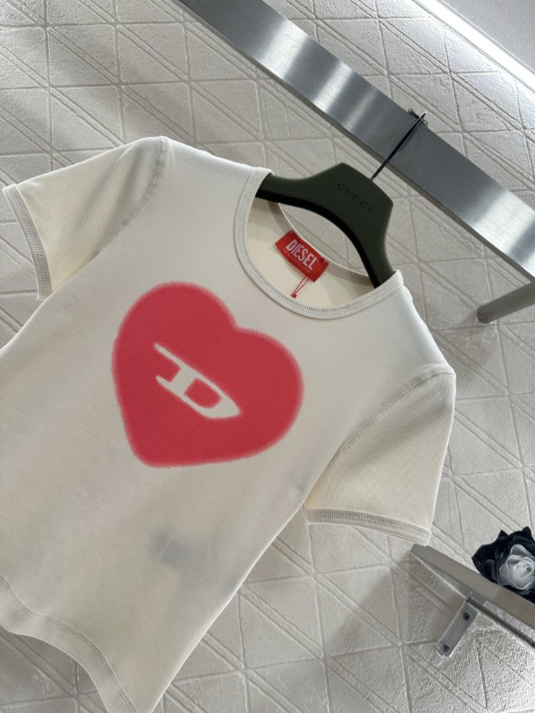 T-shirt women's фото 3