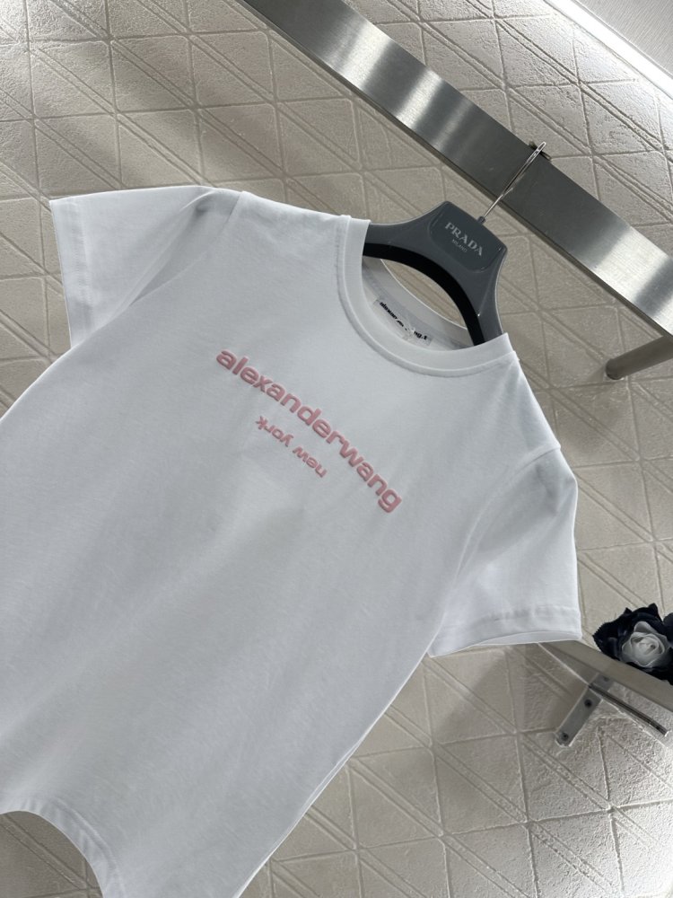 Футболка жіноча фото 3