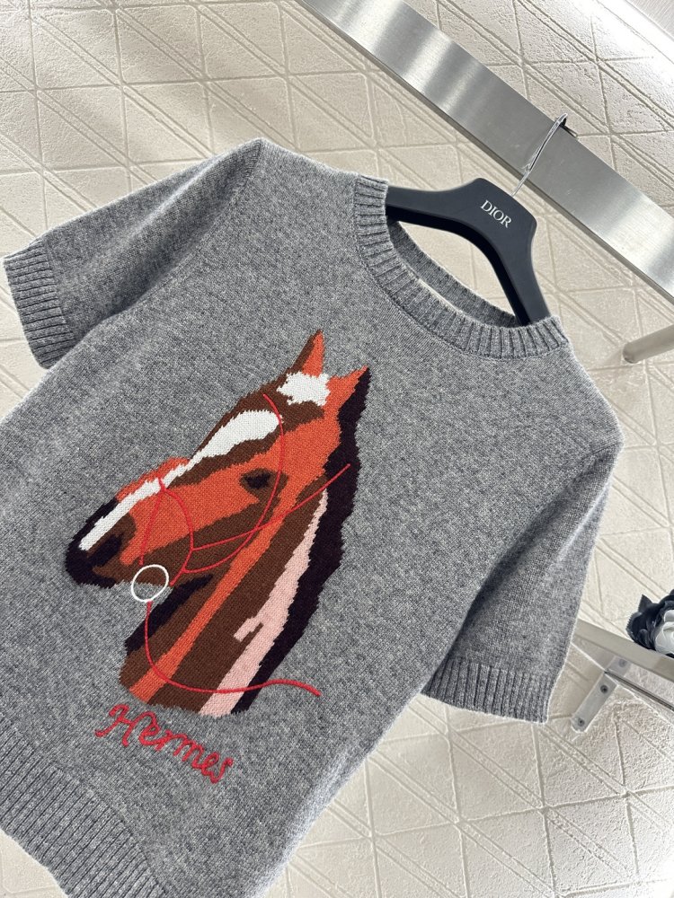 Футболка жіноча фото 3