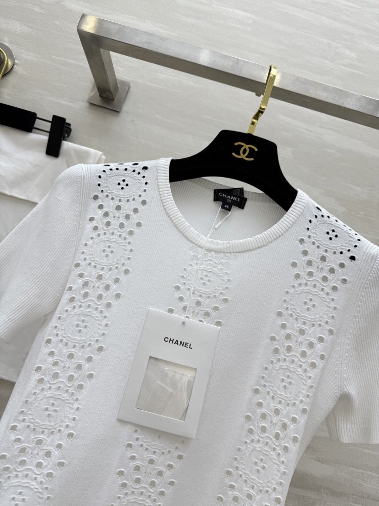 Футболка жіноча фото 4