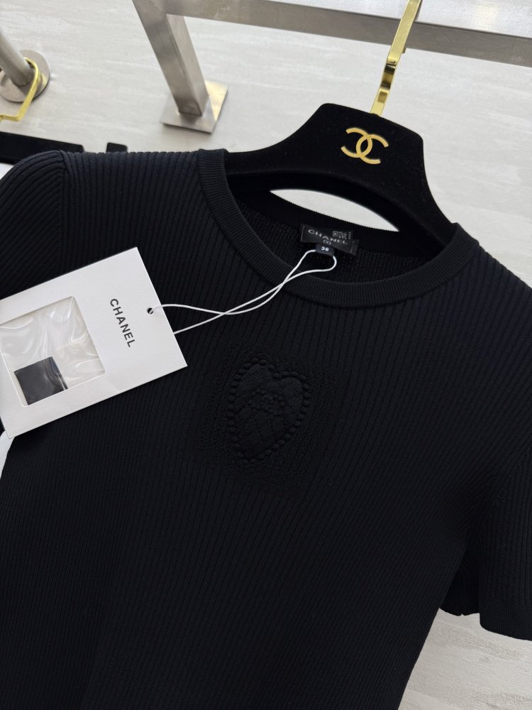 Футболка жіноча фото 4