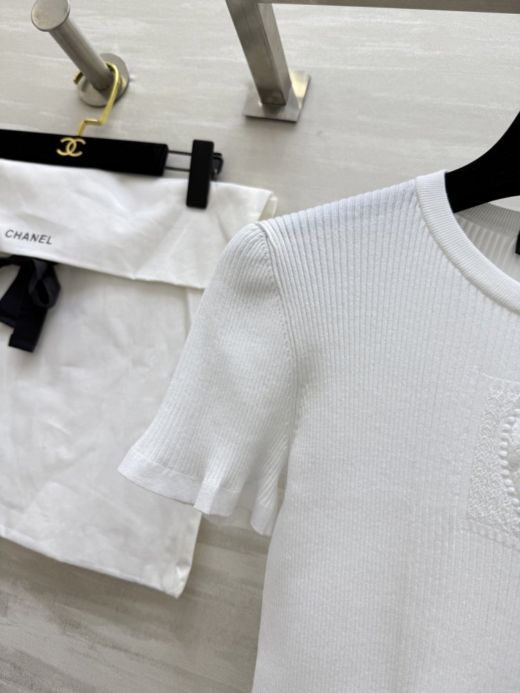 Футболка жіноча фото 4