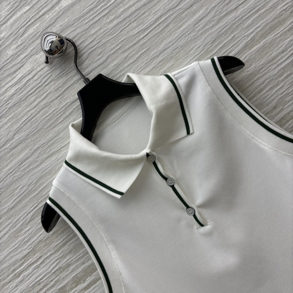 Футболка жіноча фото 4