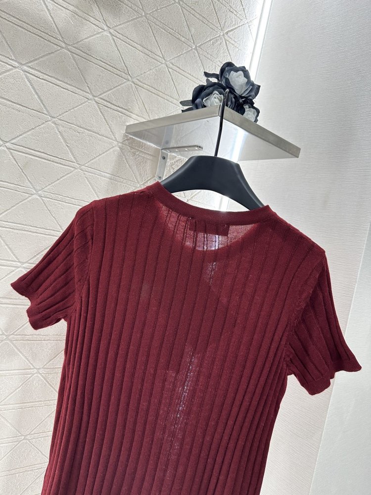 Футболка жіноча фото 4