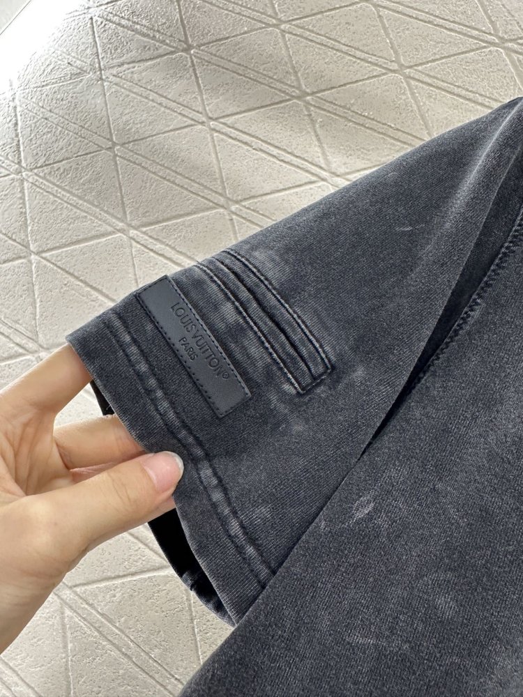 Футболка жіноча фото 4