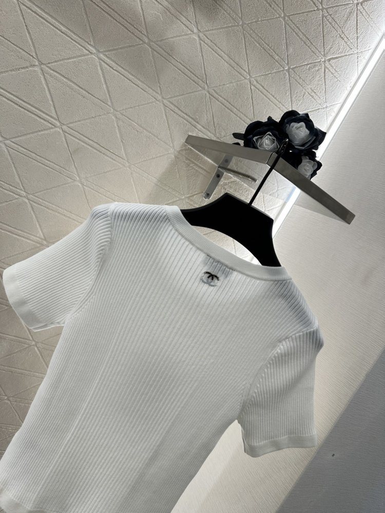 Футболка жіноча фото 4