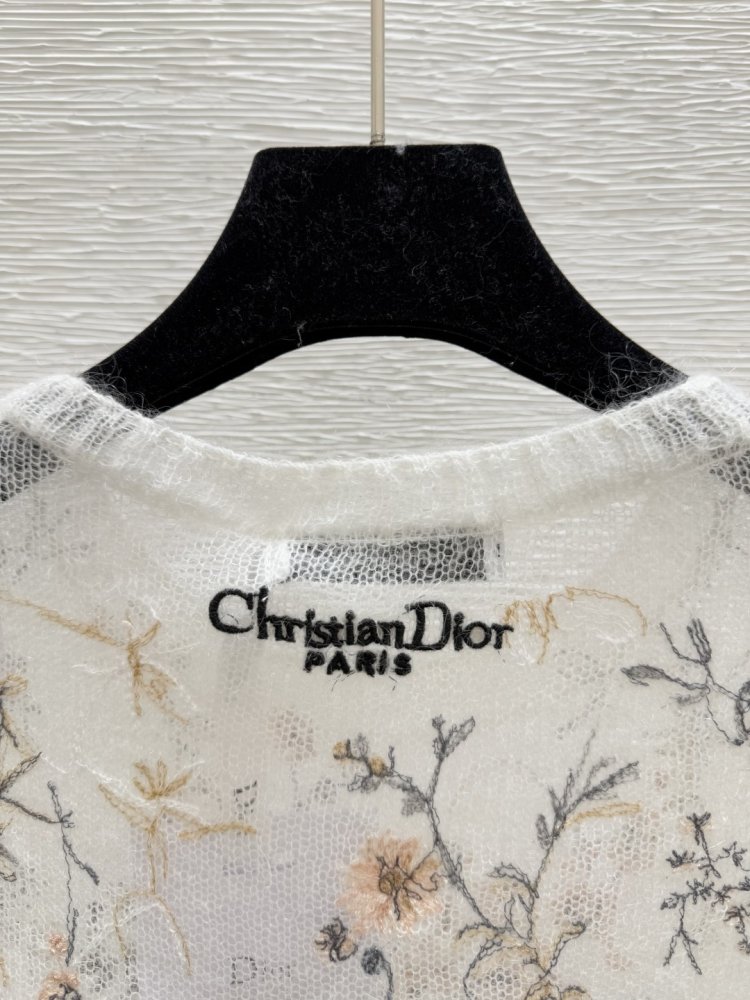 Футболка жіноча фото 4