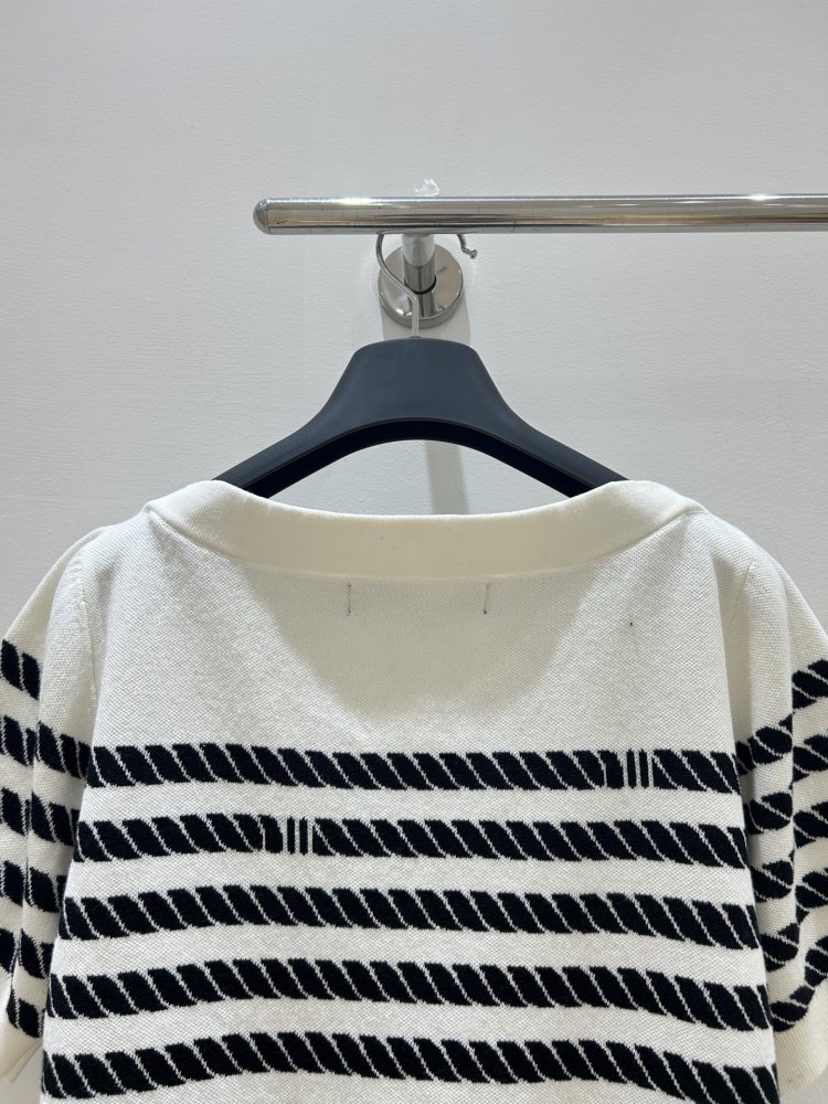 Футболка жіноча фото 4