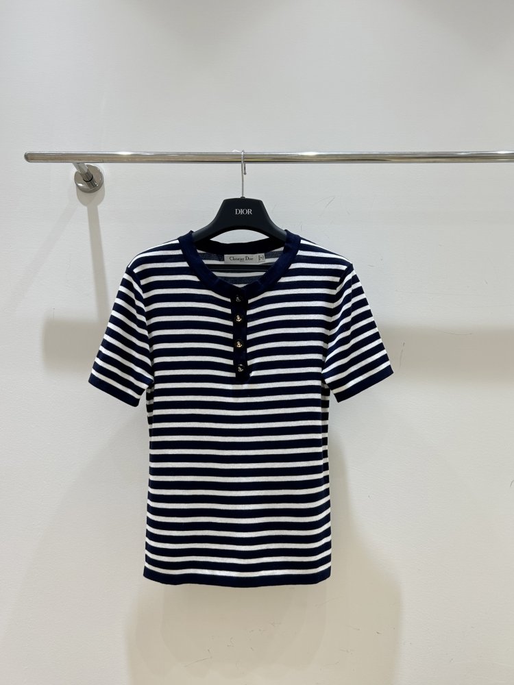 Футболка жіноча фото 4