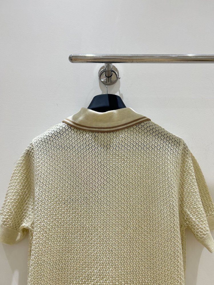 Футболка жіноча фото 4