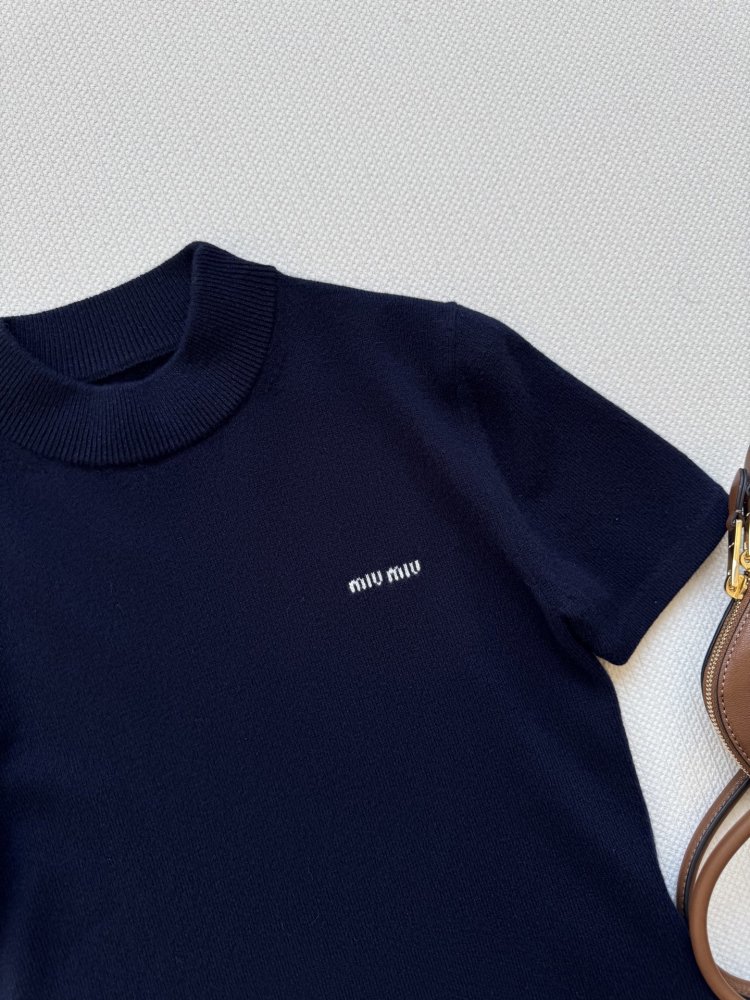 T-shirt women's фото 4