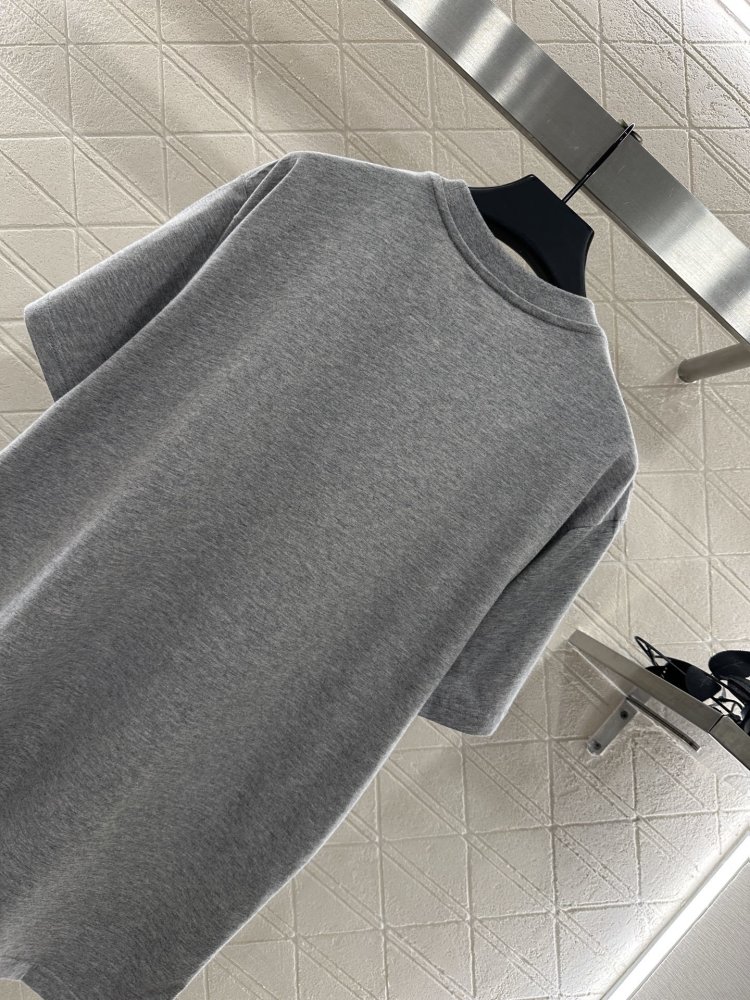 T-shirt women's фото 4