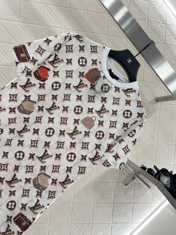 T-shirt women's фото 4