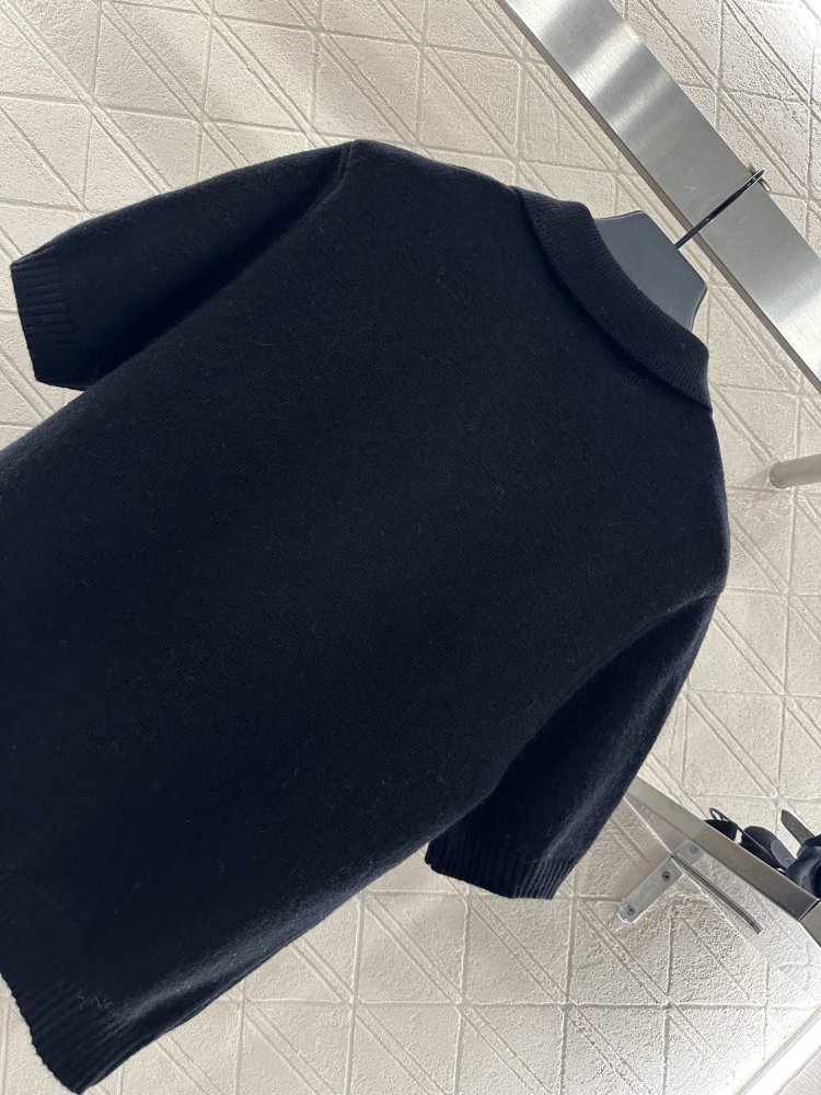 Футболка жіноча фото 4