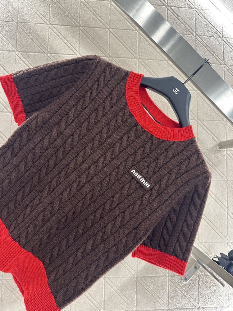 T-shirt women's фото 4