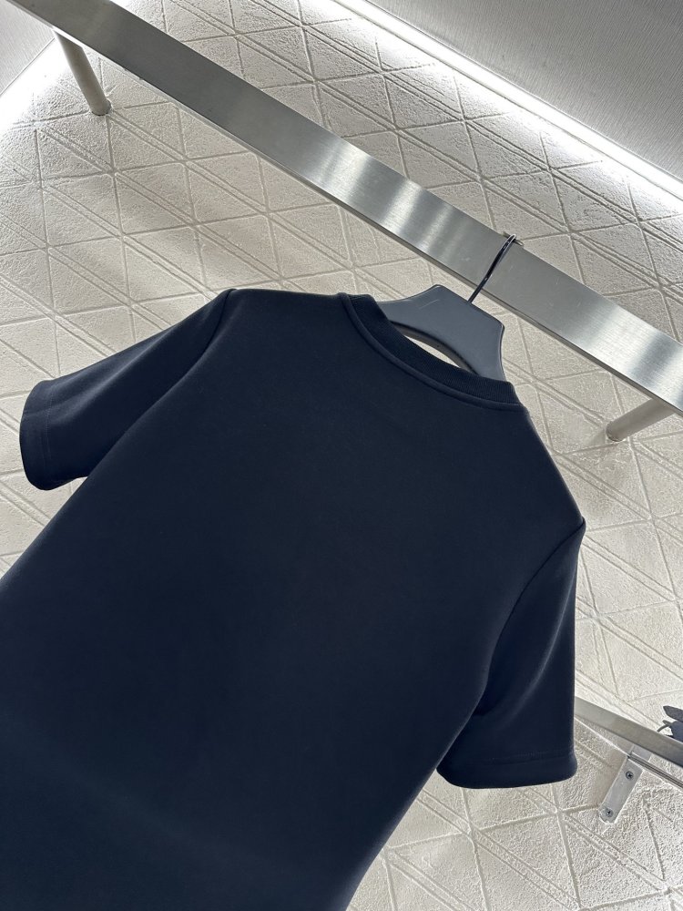 Футболка жіноча фото 4