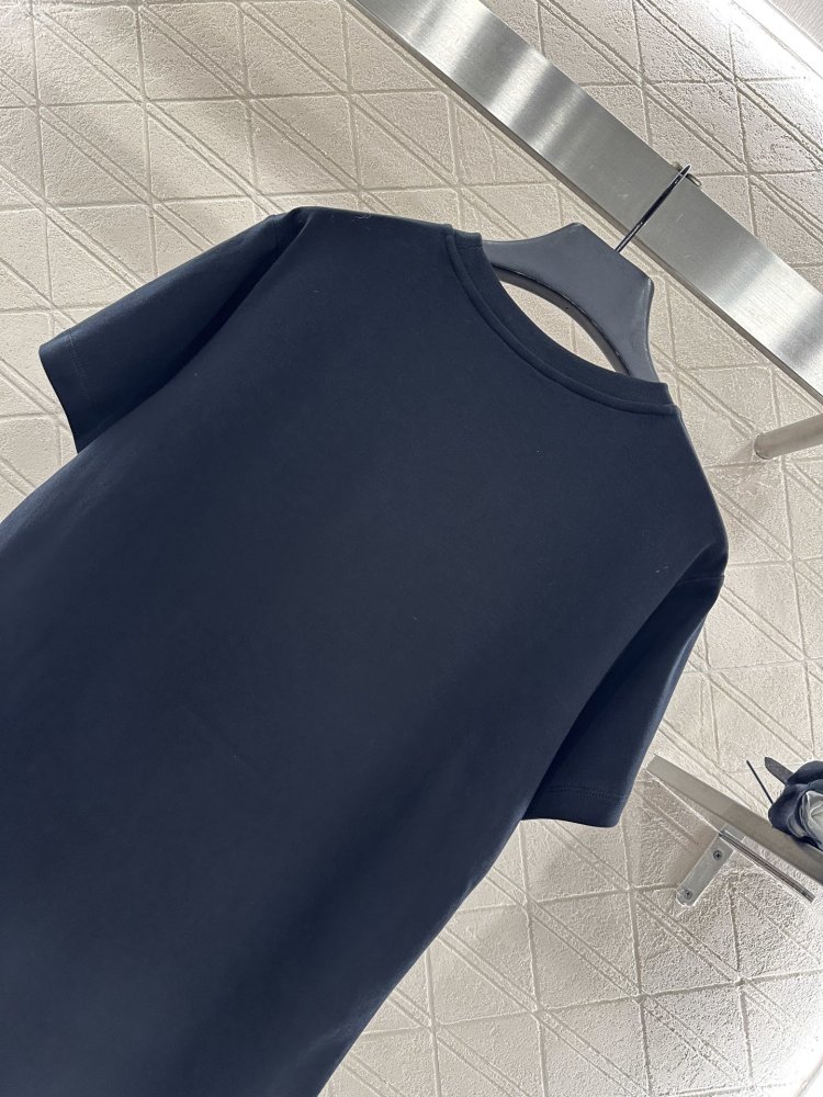 T-shirt women's фото 4