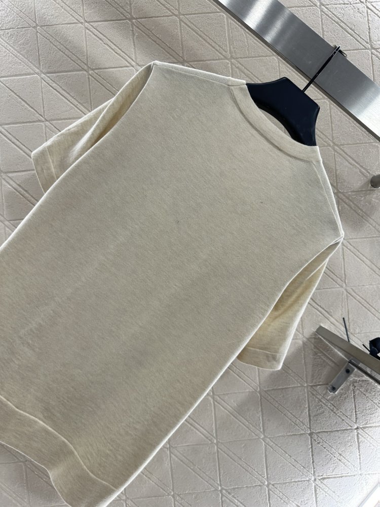 T-shirt women's фото 4