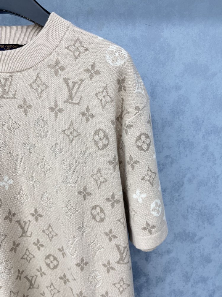 Футболка жіноча фото 4