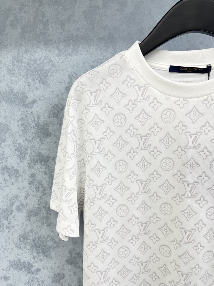 T-shirt women's фото 4