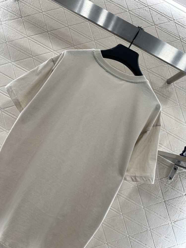 T-shirt women's фото 4