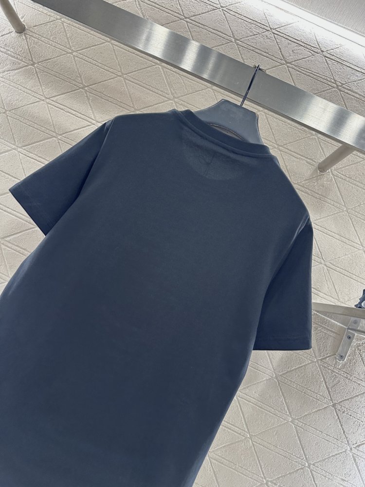 T-shirt women's фото 4