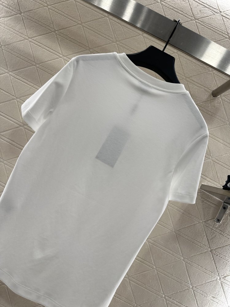 T-shirt women's фото 4