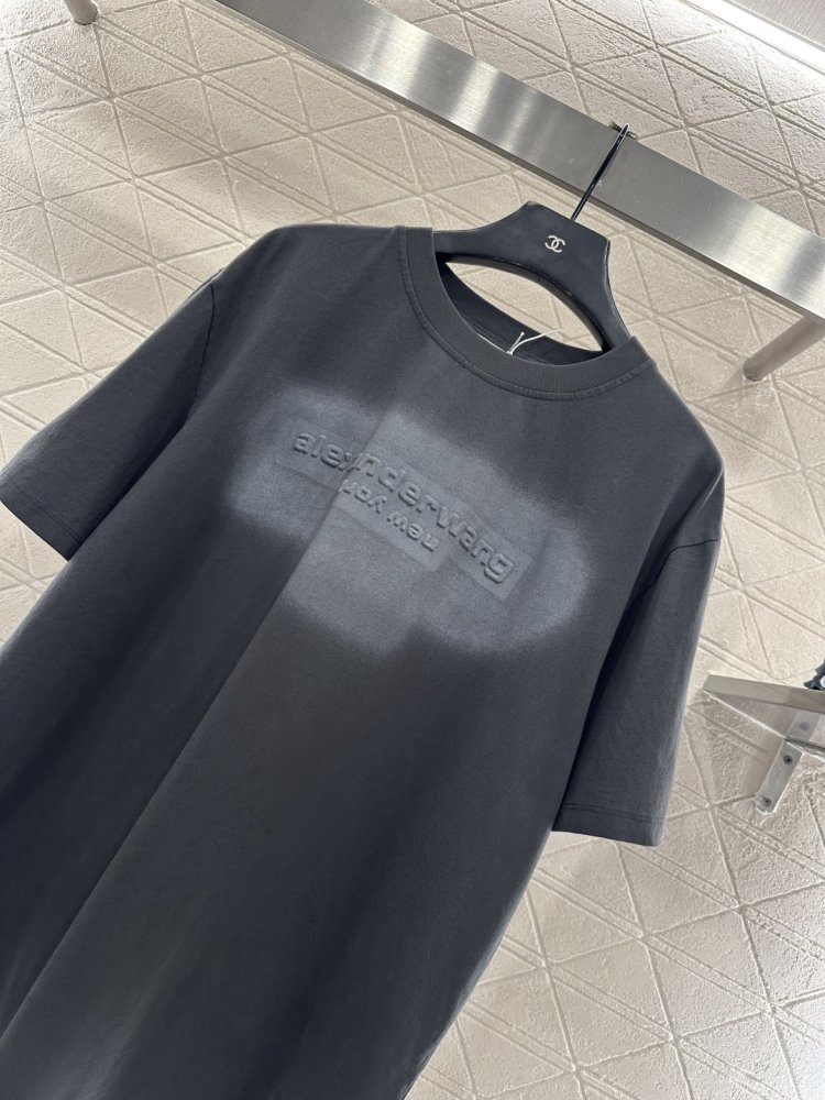 Футболка жіноча фото 4