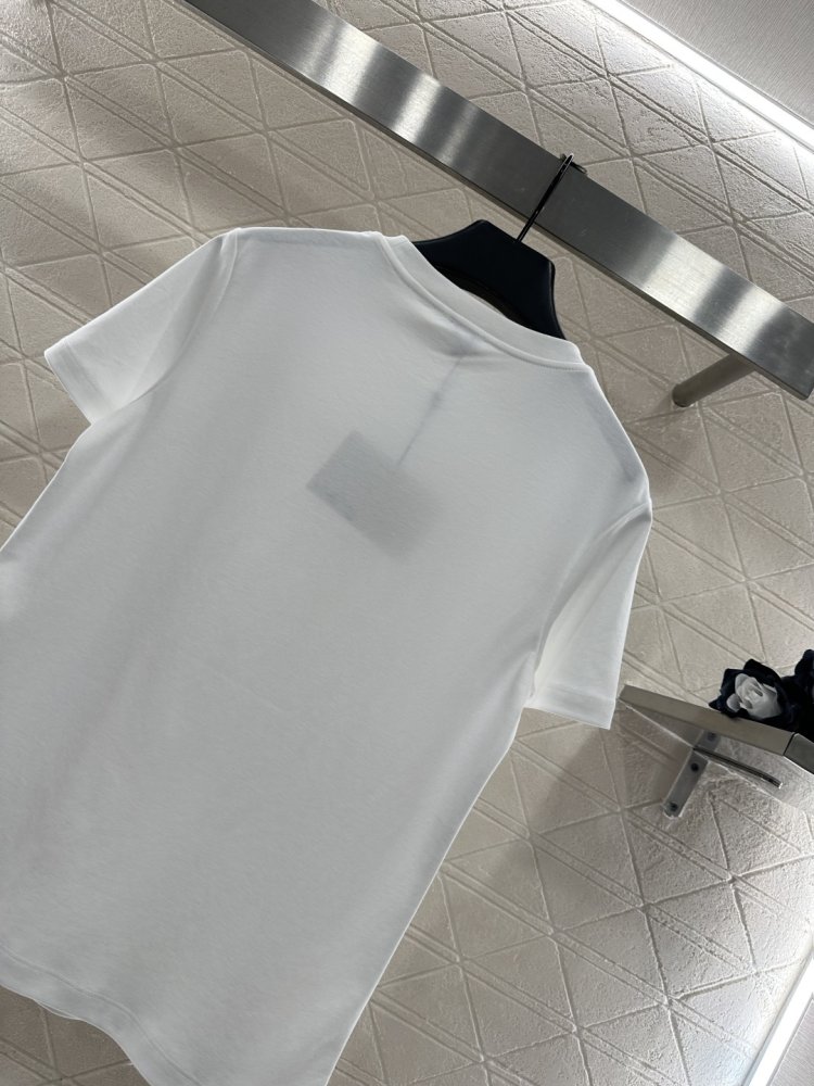 T-shirt women's фото 4