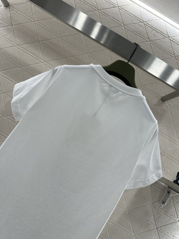 T-shirt women's фото 4