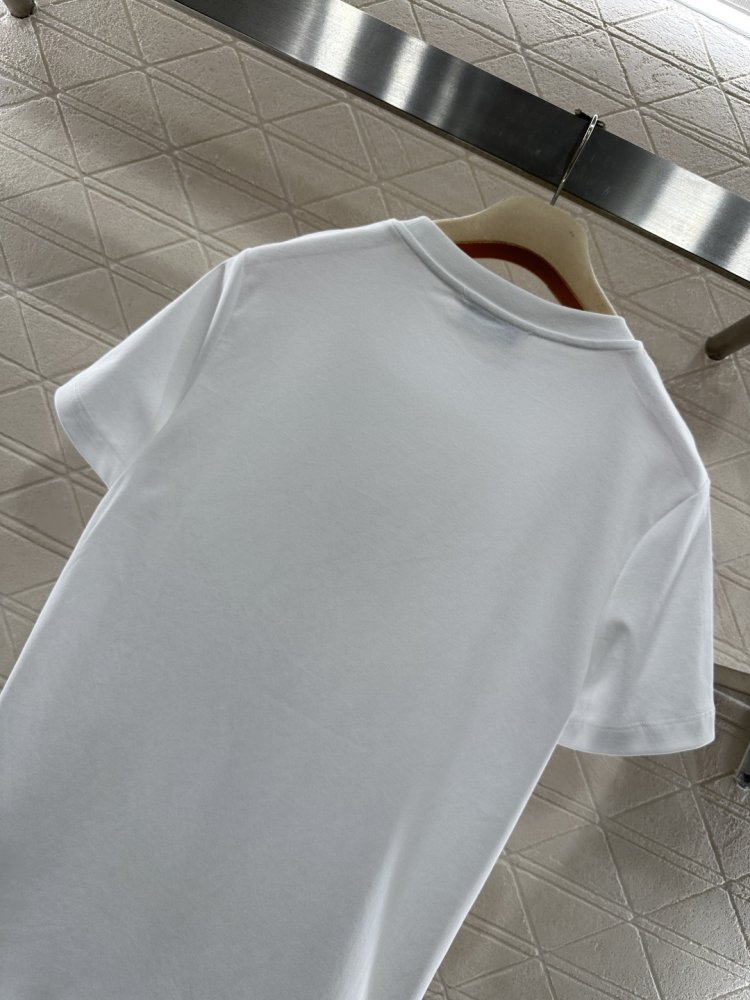 T-shirt women's фото 4