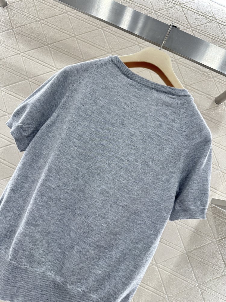 T-shirt women's фото 4