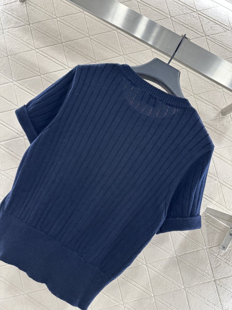 T-shirt women's фото 4