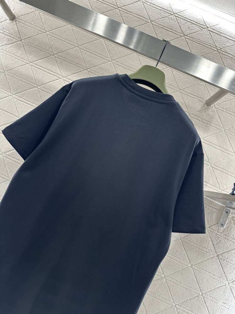 T-shirt women's фото 4