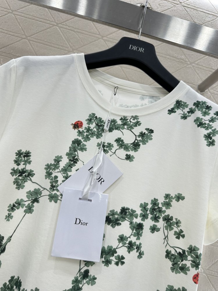 T-shirt women's фото 4