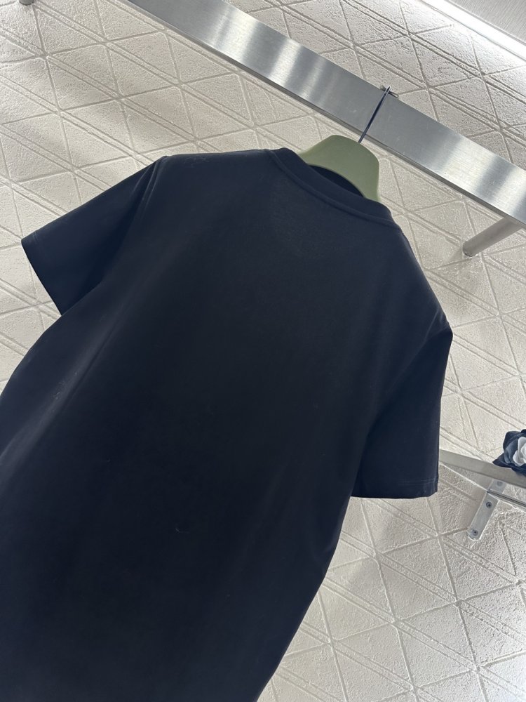 Футболка жіноча фото 4