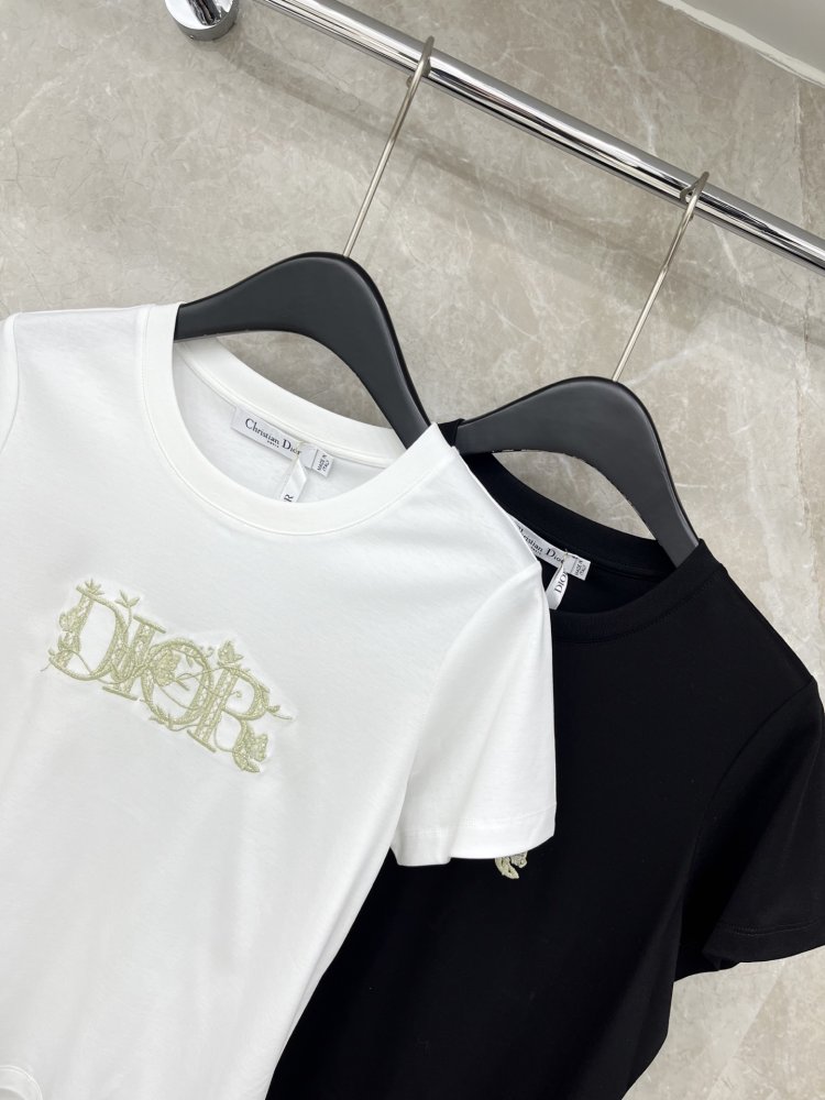 Футболка жіноча фото 4