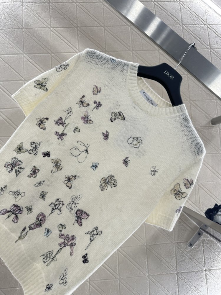 Футболка жіноча фото 4