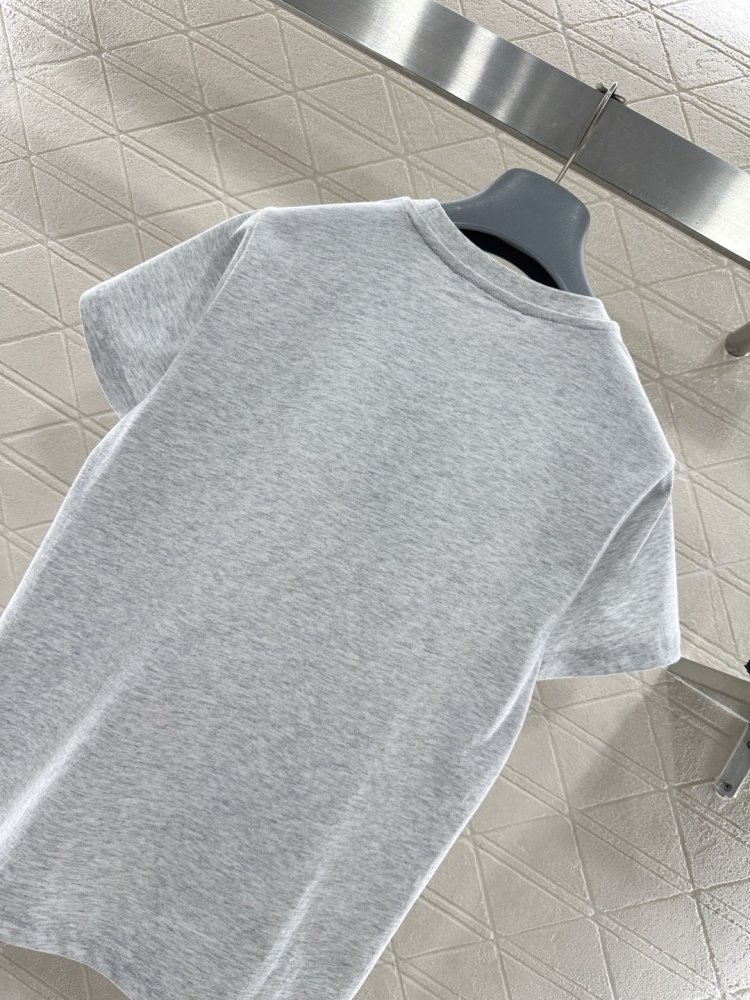 Футболка жіноча фото 4